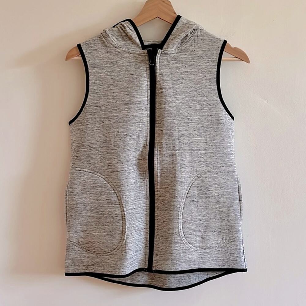 Lululemon Insculpt Reversible Hooded Vest Running Hiking Camping Gym - Size 6